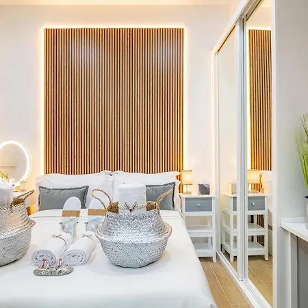 Sleep, Shower And Coffee Near Madrid'S Gran Via Exterior photo